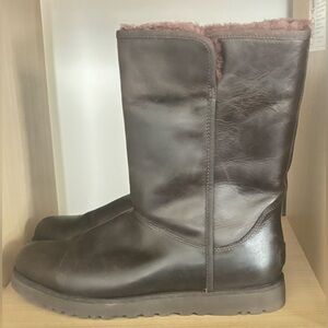 UGG CHOCOLATE BROWN LEATHER MICHELLE BOOT, size 9.5
